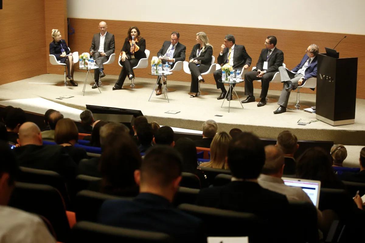 Representantes da indústria da Saúde e dos Hospitais debatem ética e inflação médica, em Summit 